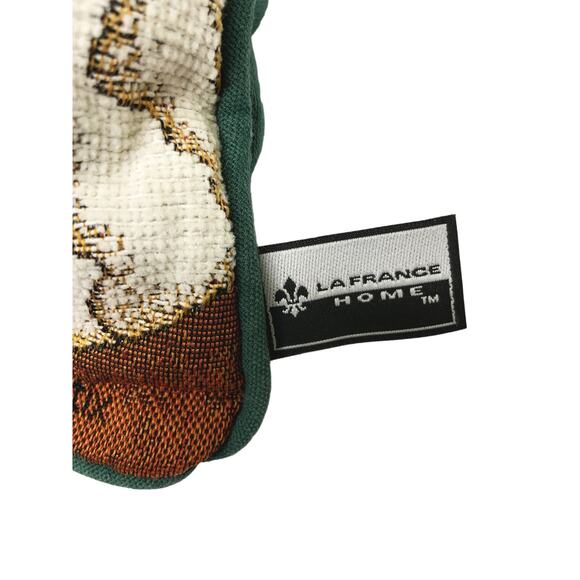 Group of Santa Clauses on Needlepoint Tapestry Pillow Fiddlestix - Picture 4 of 5